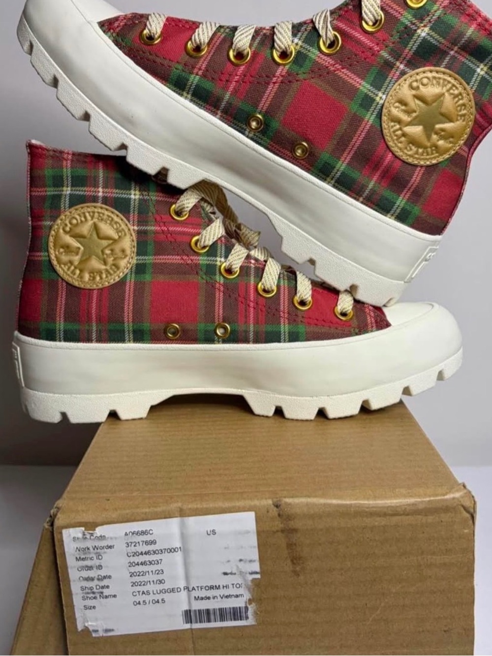 Converse Chuck Taylor Lugged
Platform Plaid Men's size 4 (fits women's 6) - Picture 1 of 5